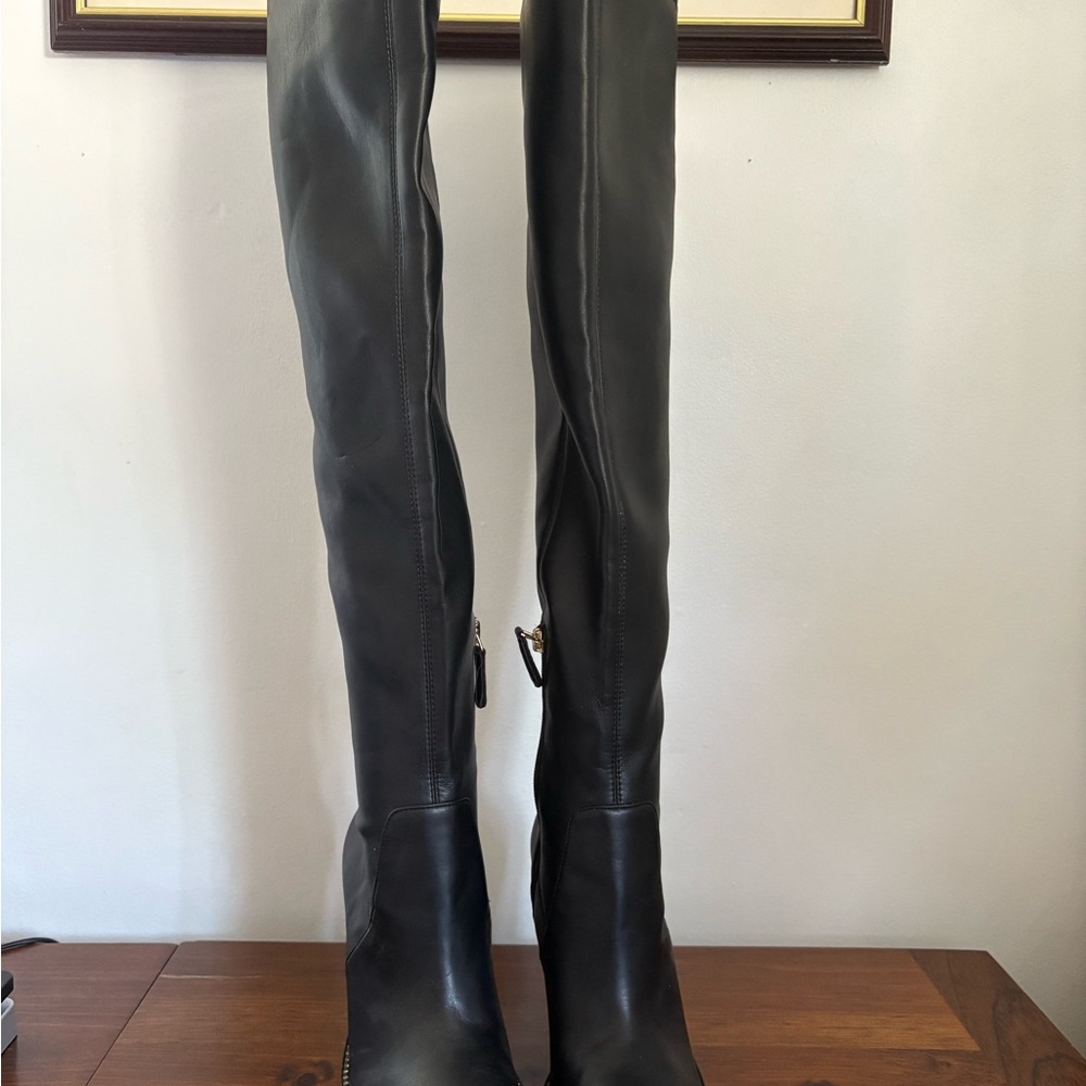 Jennifer Lopez Black Heeled Boots